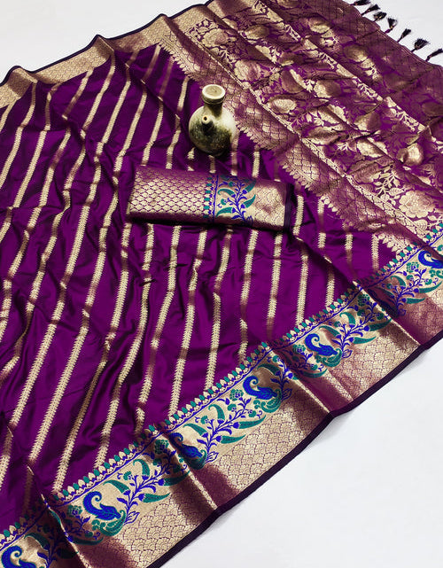 Load image into Gallery viewer, rajyogam banarasi silk saree surat
