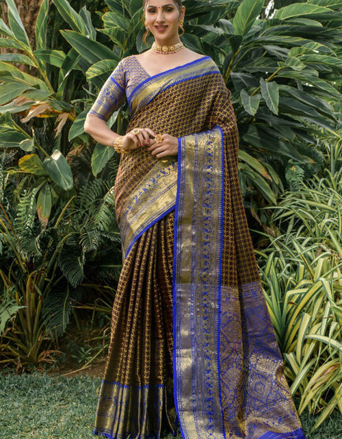 Load image into Gallery viewer, rajyogam banarasi silk saree surat
