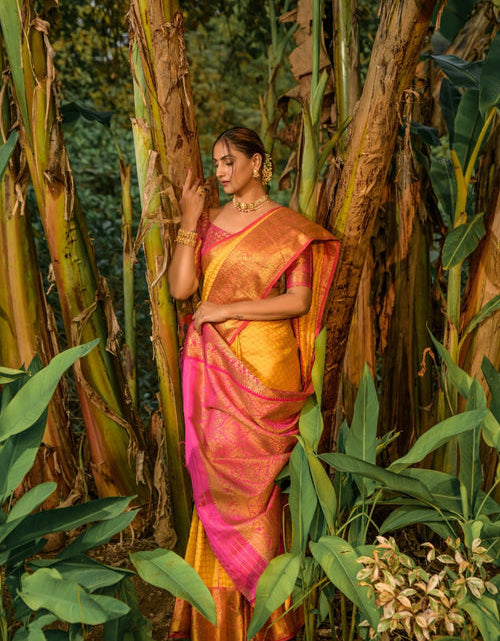 Load image into Gallery viewer, rajyogam banarasi silk saree surat
