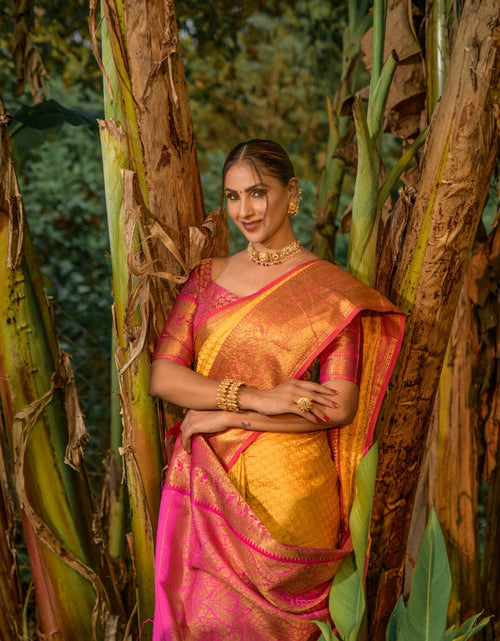 Load image into Gallery viewer, rajyogam banarasi silk saree surat
