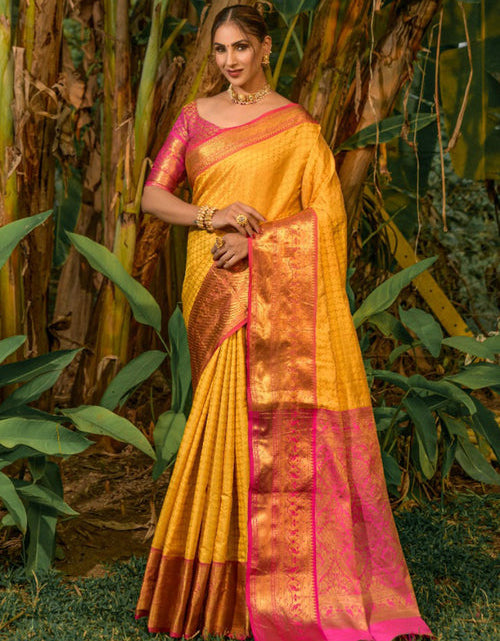 Load image into Gallery viewer, rajyogam banarasi silk saree surat
