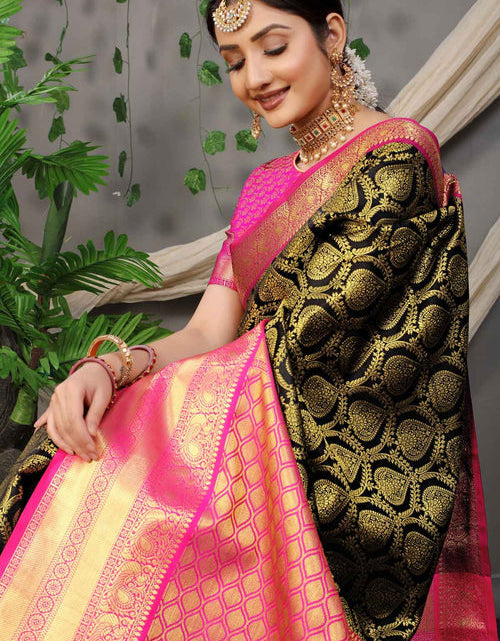 Load image into Gallery viewer, rajyogam banarasi silk saree surat
