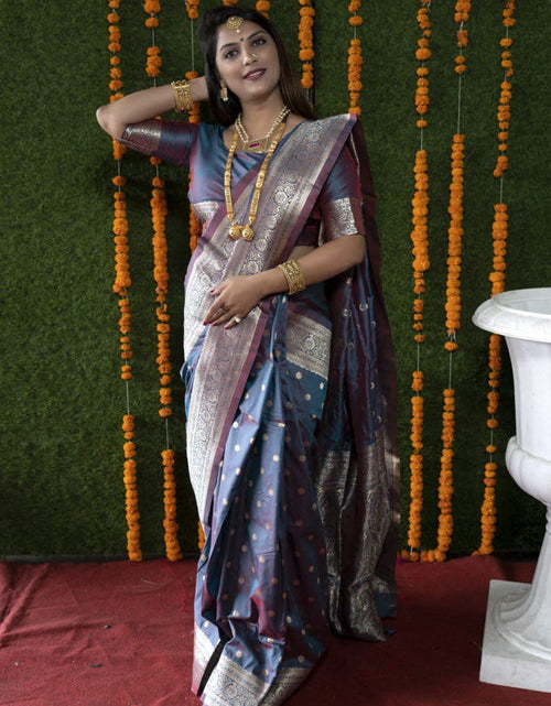 Load image into Gallery viewer, rajyogam banarasi silk saree surat
