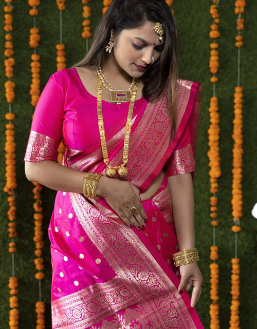 Load image into Gallery viewer, rajyogam banarasi silk saree surat
