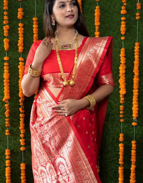 Load image into Gallery viewer, rajyogam banarasi silk saree surat
