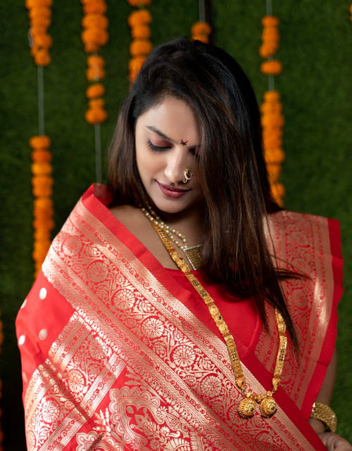 Load image into Gallery viewer, rajyogam banarasi silk saree surat
