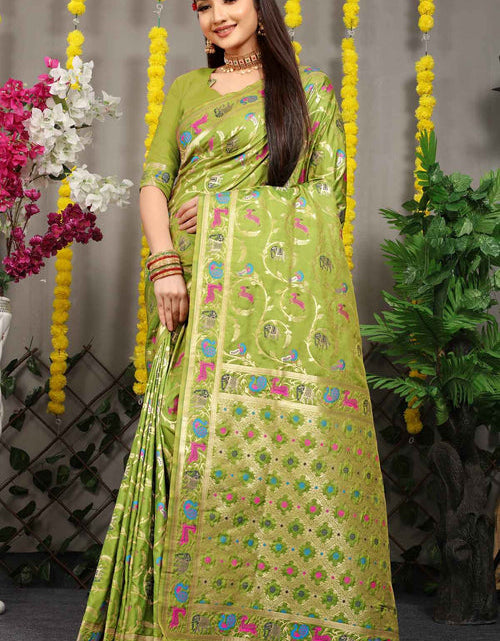 Load image into Gallery viewer, rajyogam banarasi silk saree surat
