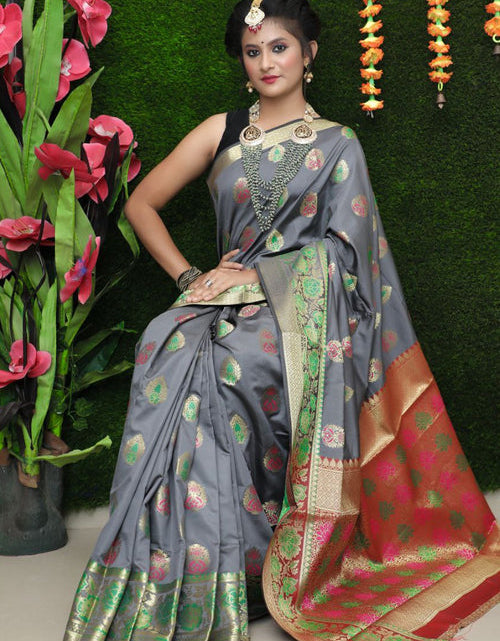 Load image into Gallery viewer, rajyogam banarasi silk saree surat
