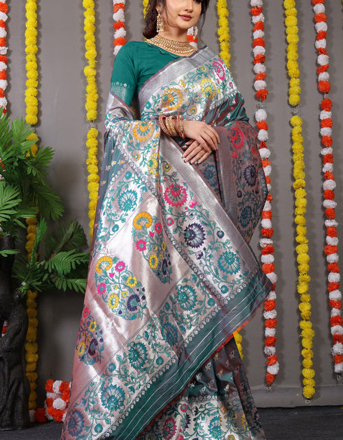 Load image into Gallery viewer, rajyogam banarasi silk saree surat
