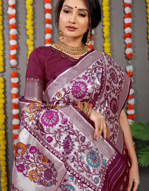 Load image into Gallery viewer, rajyogam banarasi silk saree surat
