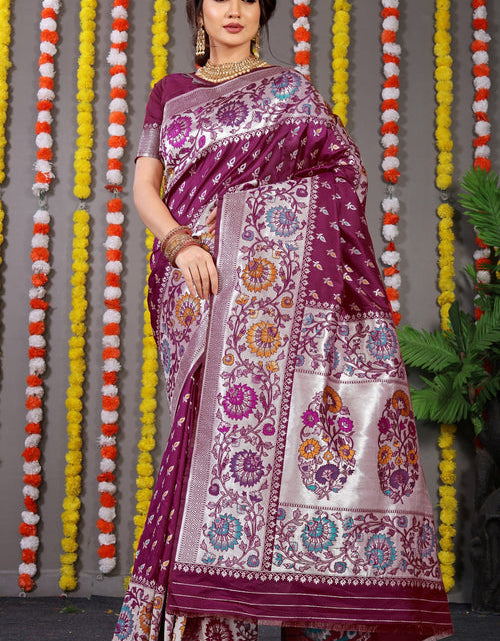 Load image into Gallery viewer, rajyogam banarasi silk saree surat
