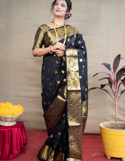 Load image into Gallery viewer, rajyogam banarasi silk saree surat
