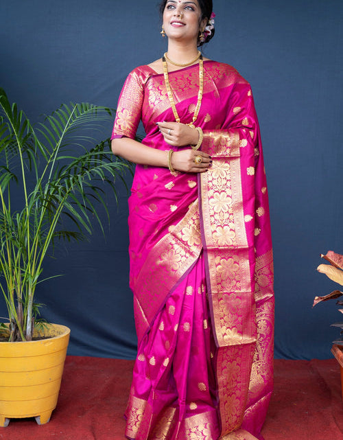 Load image into Gallery viewer, rajyogam banarasi silk saree surat
