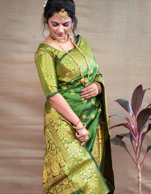 Load image into Gallery viewer, rajyogam banarasi silk saree surat
