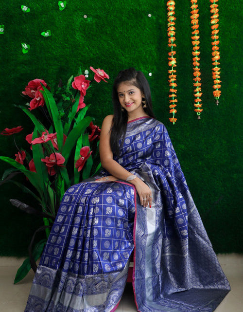 Load image into Gallery viewer, rajyogam banarasi silk saree surat
