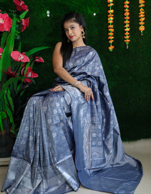 Load image into Gallery viewer, rajyogam banarasi silk saree surat
