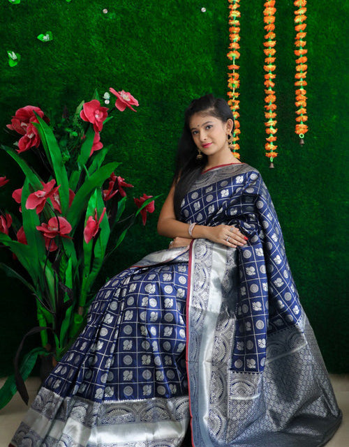 Load image into Gallery viewer, rajyogam banarasi silk saree surat
