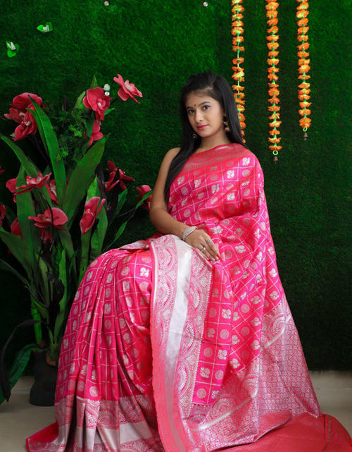 Load image into Gallery viewer, rajyogam banarasi silk saree surat
