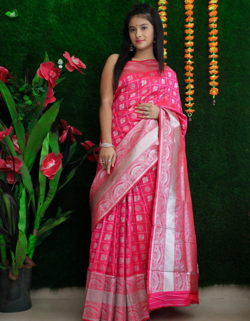 Load image into Gallery viewer, rajyogam banarasi silk saree surat
