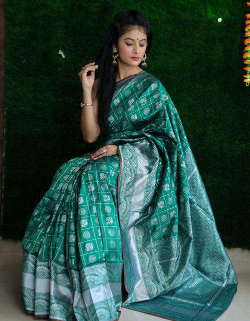 Load image into Gallery viewer, rajyogam banarasi silk saree surat
