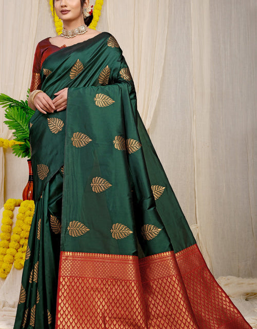 Load image into Gallery viewer, rajyogam banarasi silk saree surat
