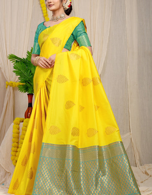 Load image into Gallery viewer, rajyogam banarasi silk saree surat
