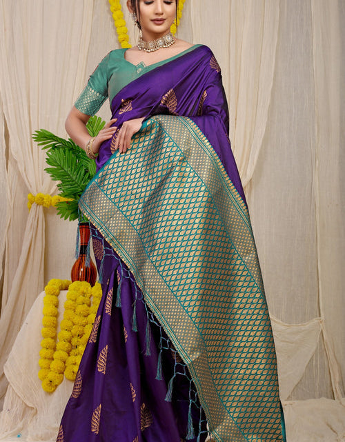 Load image into Gallery viewer, rajyogam banarasi silk saree surat
