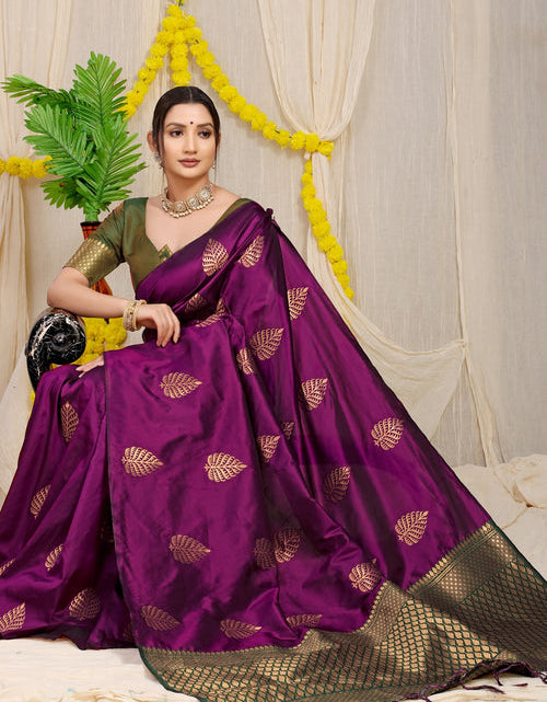 Load image into Gallery viewer, rajyogam banarasi silk saree surat
