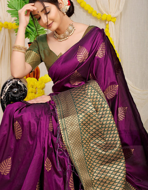 Load image into Gallery viewer, rajyogam banarasi silk saree surat
