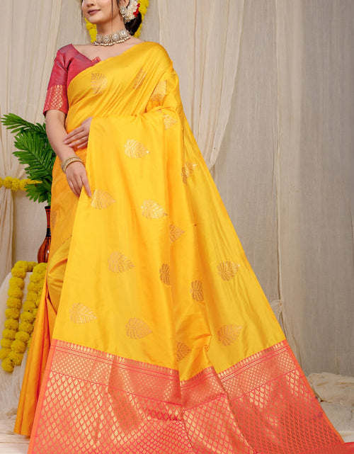 Load image into Gallery viewer, rajyogam banarasi silk saree surat
