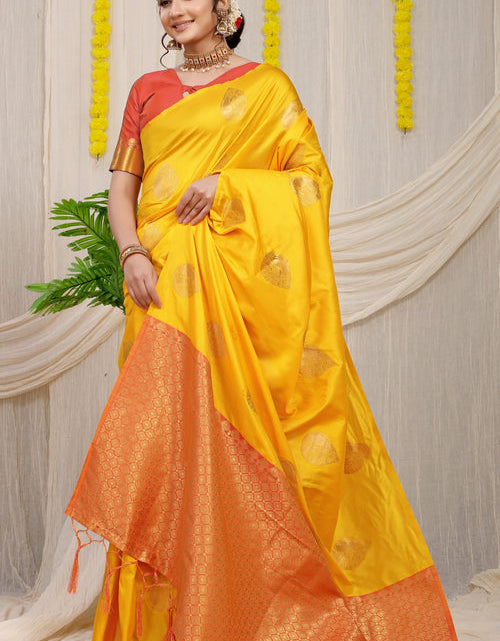 Load image into Gallery viewer, rajyogam banarasi silk saree surat
