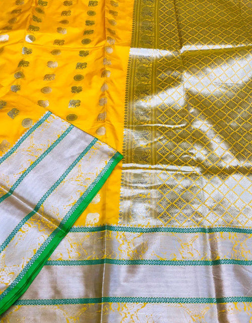 Load image into Gallery viewer, rajyogam banarasi silk saree surat
