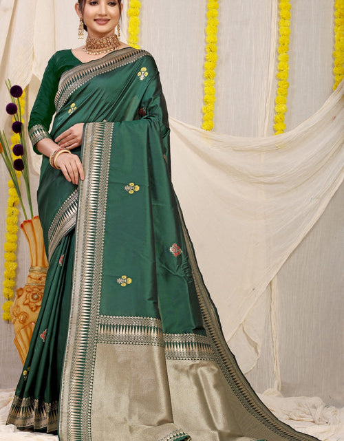 Load image into Gallery viewer, rajyogam banarasi silk saree surat
