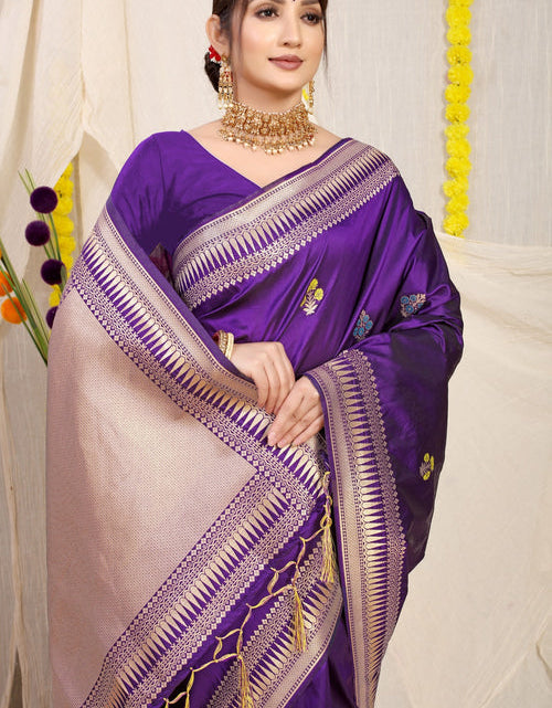 Load image into Gallery viewer, rajyogam banarasi silk saree surat
