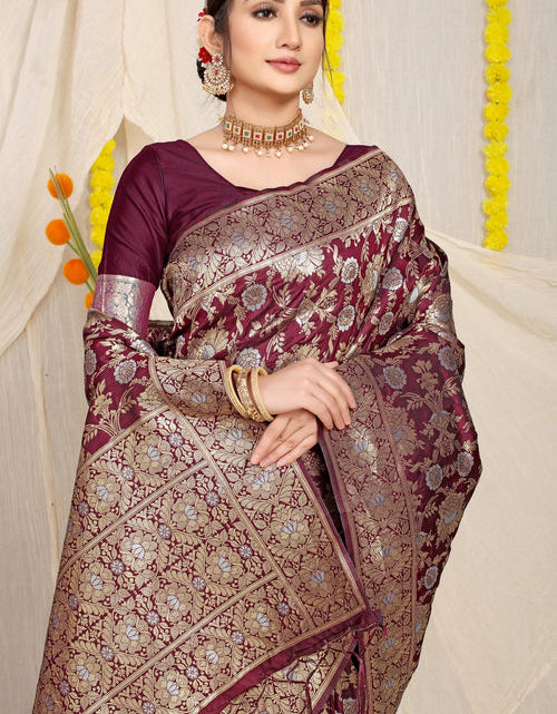 Load image into Gallery viewer, rajyogam banarasi silk saree surat
