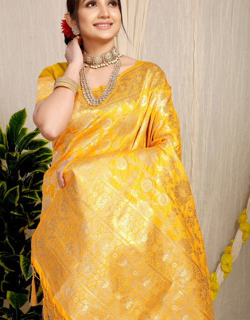 Load image into Gallery viewer, rajyogam banarasi silk saree surat
