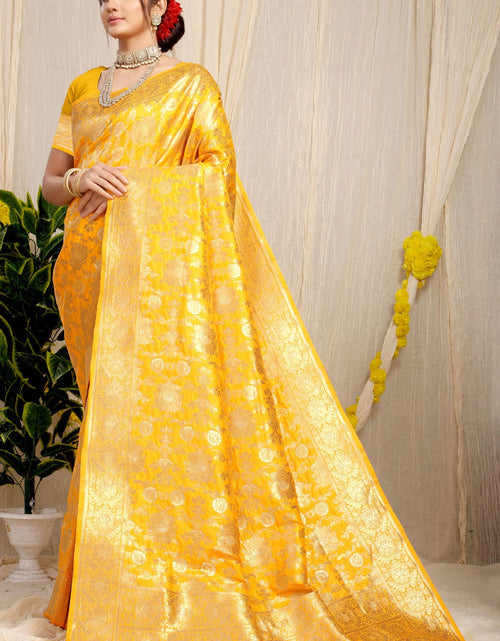 Load image into Gallery viewer, rajyogam banarasi silk saree surat
