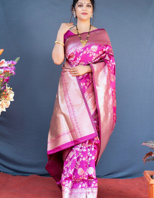 Load image into Gallery viewer, rajyogam banarasi silk saree surat
