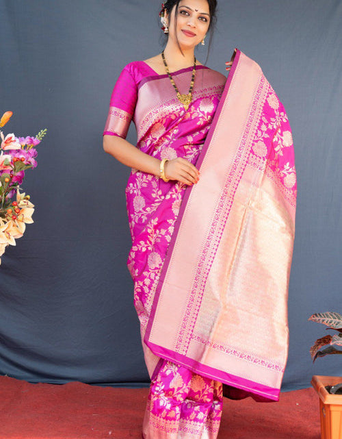 Load image into Gallery viewer, rajyogam banarasi silk saree surat
