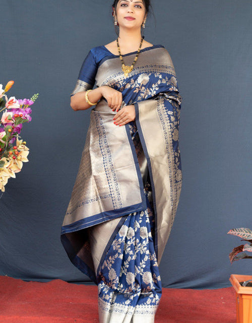 Load image into Gallery viewer, rajyogam banarasi silk saree surat
