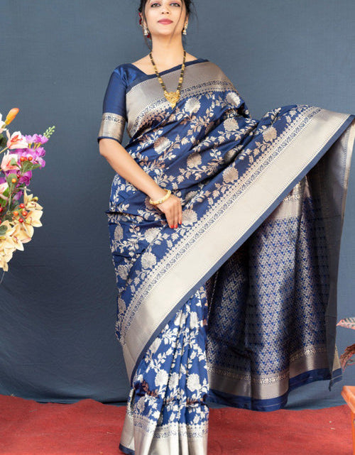 Load image into Gallery viewer, rajyogam banarasi silk saree surat
