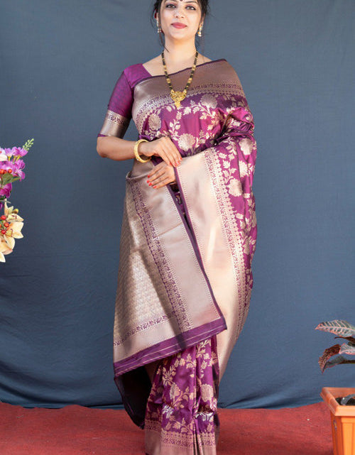 Load image into Gallery viewer, rajyogam banarasi silk saree surat
