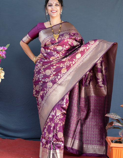 Load image into Gallery viewer, rajyogam banarasi silk saree surat
