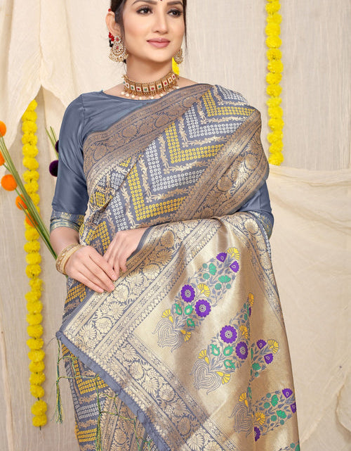 Load image into Gallery viewer, rajyogam banarasi silk saree surat
