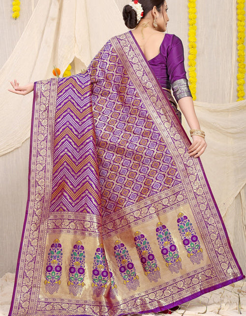 Load image into Gallery viewer, rajyogam banarasi silk saree surat
