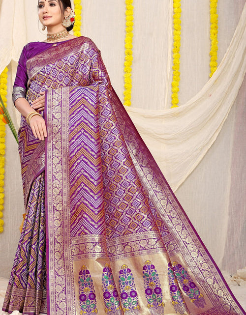 Load image into Gallery viewer, rajyogam banarasi silk saree surat
