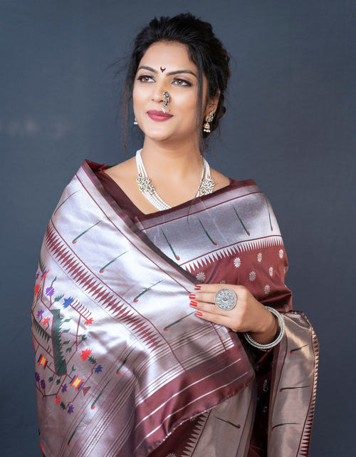 Load image into Gallery viewer, rajyogam paithani silk saree surat
