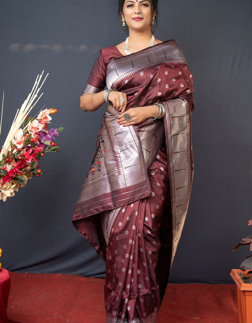 Load image into Gallery viewer, rajyogam paithani silk saree surat
