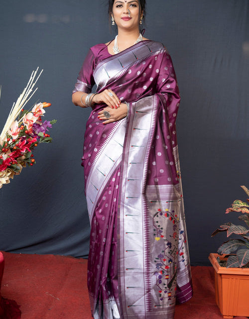 Load image into Gallery viewer, rajyogam paithani silk saree surat
