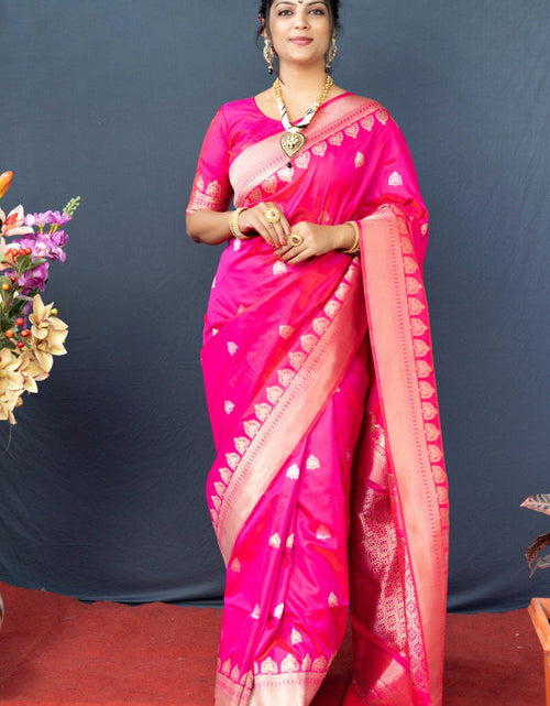 Load image into Gallery viewer, rajyogam banarasi silk saree surat
